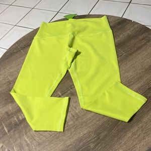 Charaland Yoga Capris Leggings Women’s Size XL NWT